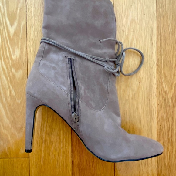 Lord & Taylor Booties - Picture 3 of 4